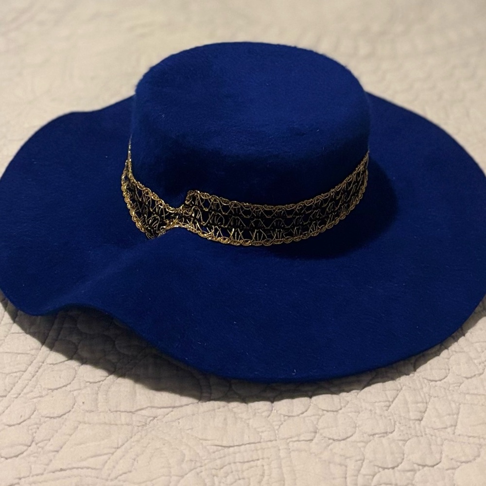Vintage Merrimac Woodmere Fur Felt Royal Blue Damsel Hat with Gold Detailing